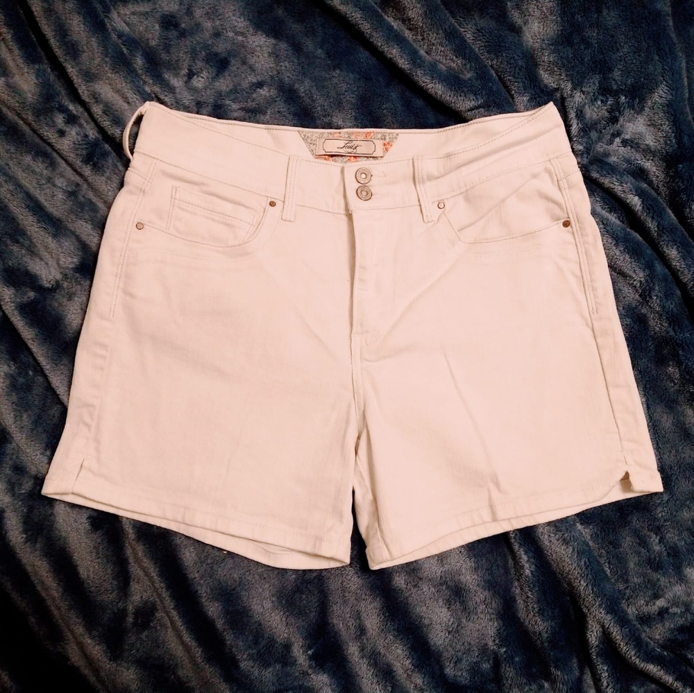 Levi's Women's White Jean Shorts